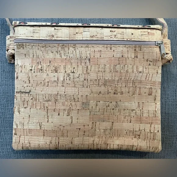 Cork 🐓 👜 - Picture 3 of 9